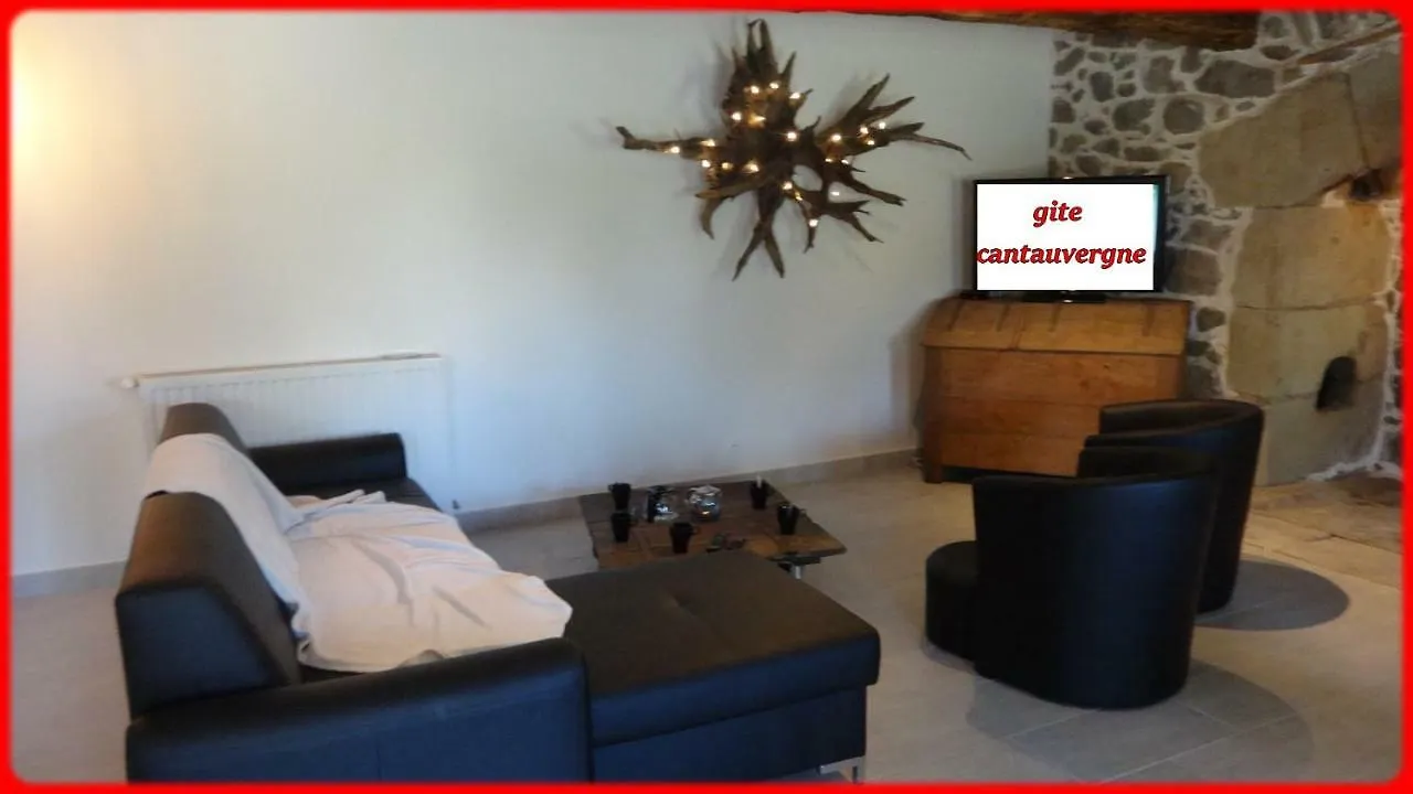 Holiday home Gite Cantauvergne Villa Vebret