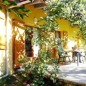 Hébergement de vacances Romantic In The Ardeche With Free Wifi And Tv, Vernoux-en-Vivarais